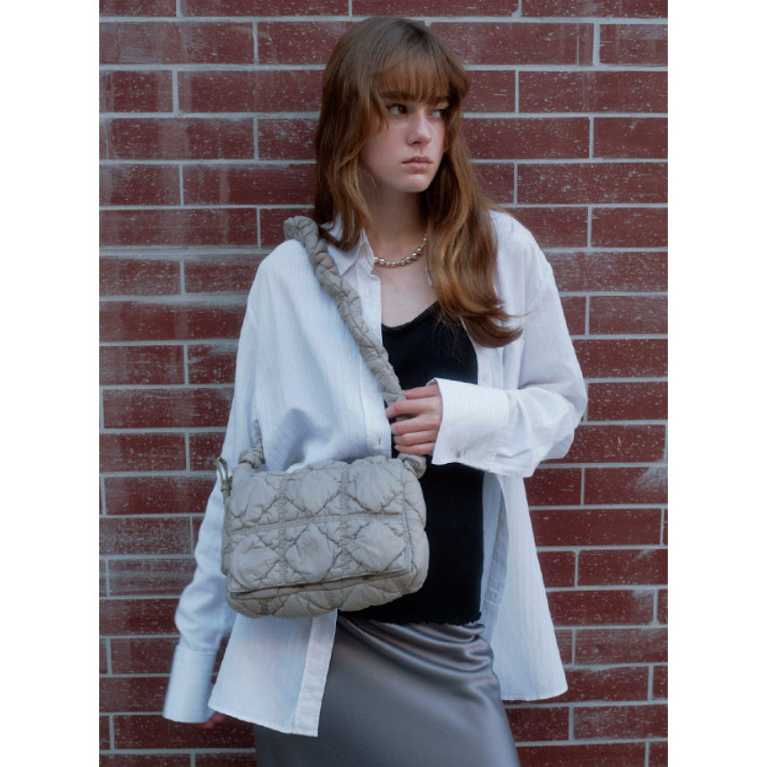 【Carlyn】Luke กระเป๋านุ่มนิ่ม ปรับสายได้ รุ่นใหม่ล่าสุด จากเกาหลีของแท้100% - รูปที่ 2