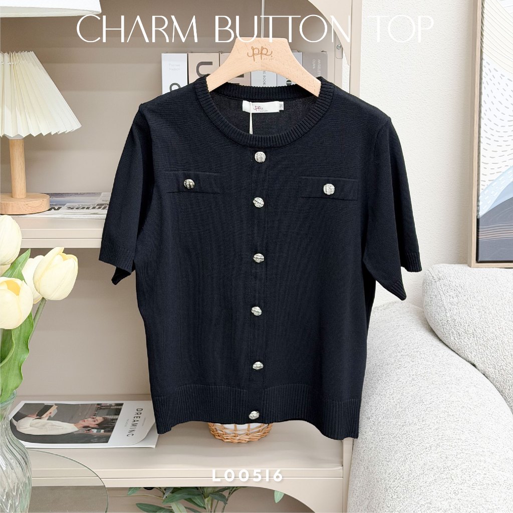 POI CHARM BUTTON TOP เสื้อไหมพรมคอกลมแขนสั้นแต่งกระดุมพรีเมี่ยม L005I6