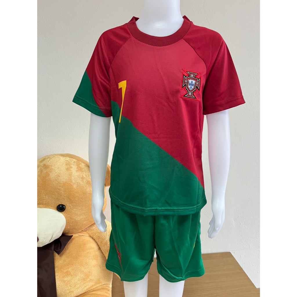 เสื้อบอลเด็กแขนสั้นพร้อมกางเกง ลายทีมชาติโปรตุเกส สำหรับเด็ก สกรีนชื่อRonaldo+เบอร์ 7ใหม่ล่าสุด เสื้อคุณภาพดีราคาประหยัด