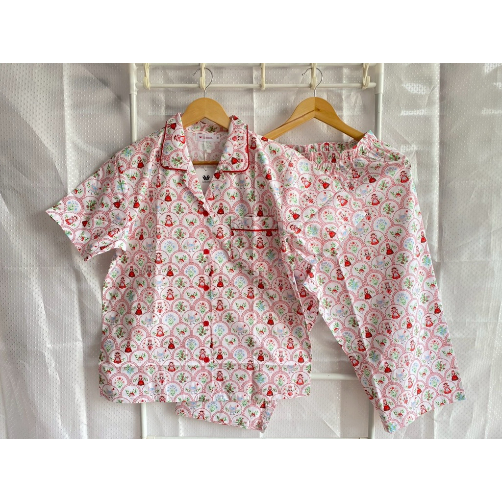 Wacoal WN9E04 ชุดแขนสั้น+กางเกงขายาว 5 ส่วน คอปก  ผ้าเนื้อบางเบา ใส่สบายตัว(ราคาต่อ 1 ชุด)