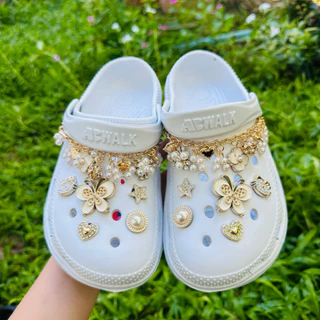 💦พร้อมส่ง💦 (มีขนาด 36-44)รองเท้าหัวโต รองเท้าแฟชั่น สูง 2 ซม. ติดเครื่องประดับไข่มุก สวยๆ หรูๆ มีน้ำหนักเบา นุ่ม ใส่สบาย