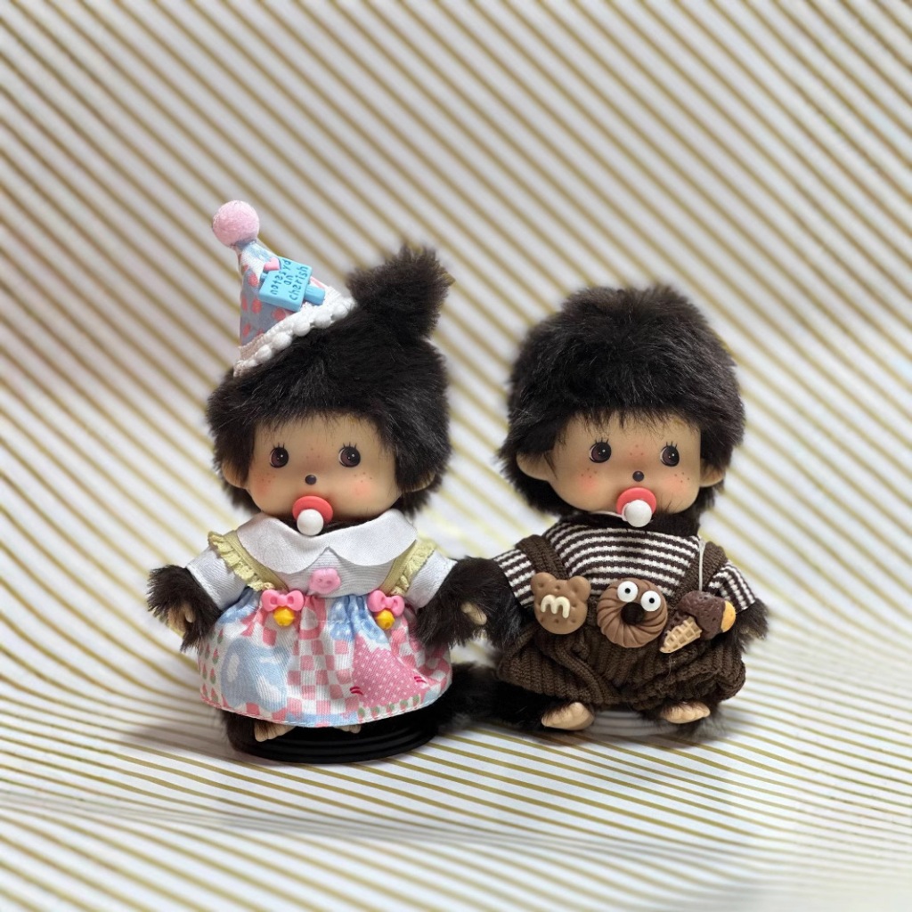 ตุ๊กตา Monchhichi Little Red Riding Hood ของแท้จากญี่ปุ่น ผ้ากันเปื้อน Monchhichi BB สีฟ้าและชมพู พวงกุญแจตุ๊กตา - รูปที่ 4