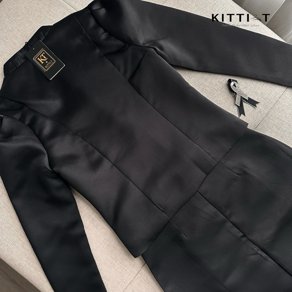 Brand:::KITTI-T(กิตติที)Code:::KT1053 ชุดไทยจิตลดา เสื้อสูทผ้าเงาซาตีนดีไซน์คอจีน(Mandarin Collar) ให้ลุคสุภาพและหรูหรา - รูปที่ 4