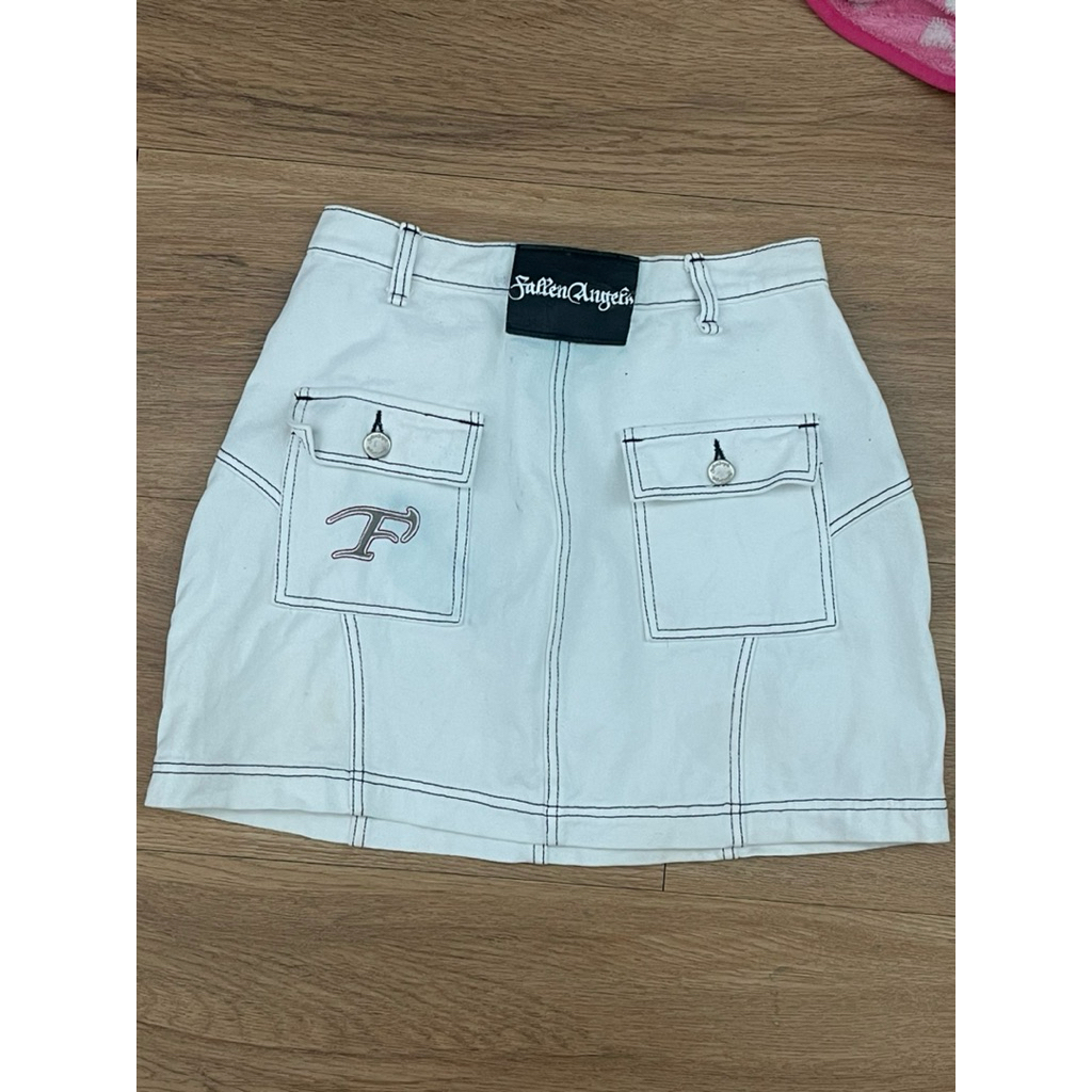 ส่งต่อกระโปรง fallen angel มือสอง