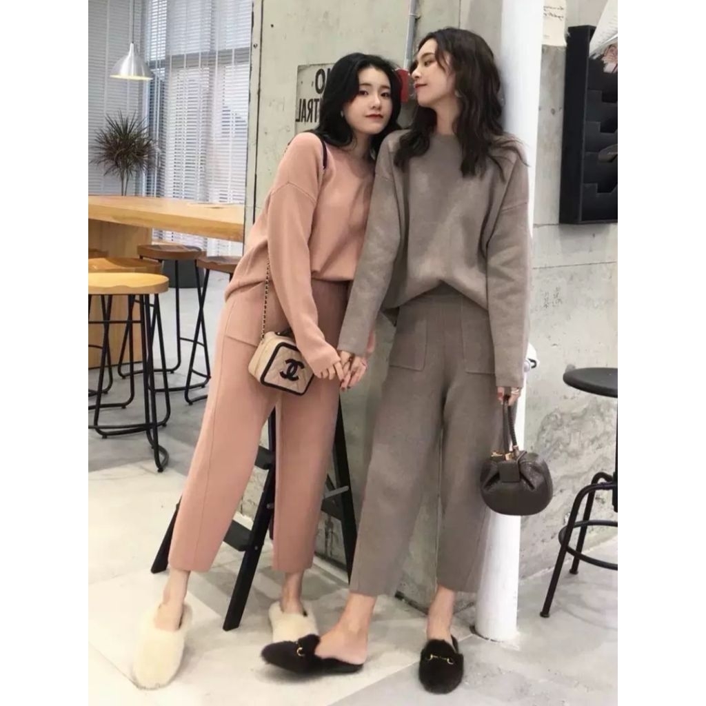 ชุดเซ็ทไหมพรมคอกลม knitting Airport set