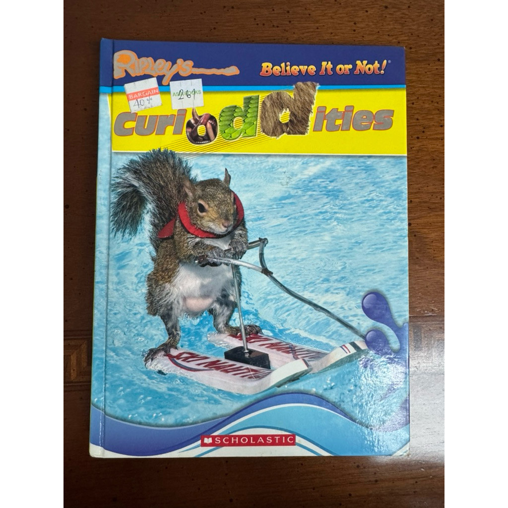 หนังสือภาษาอังกฤษ Ripley’s Belive It Or Not Curioddities มือสอง