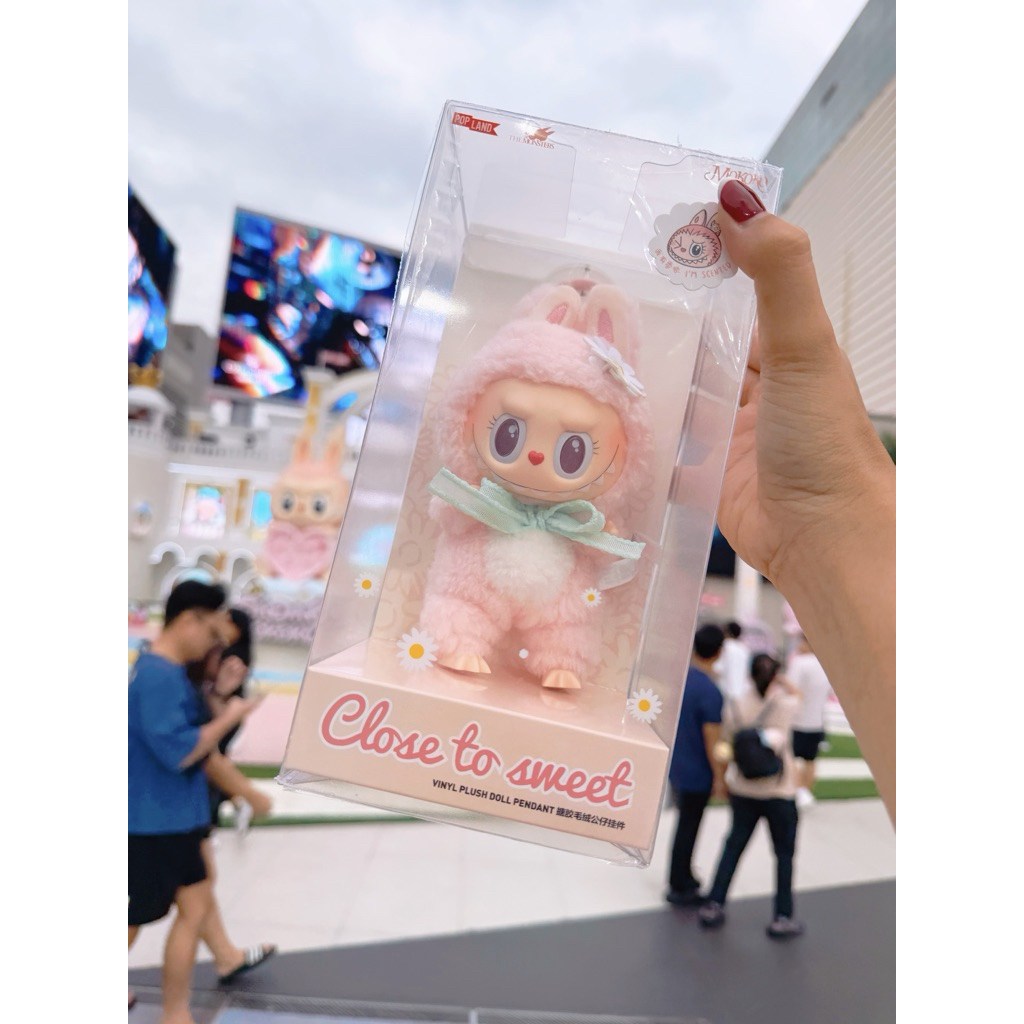 Mokoko Close To Sweet