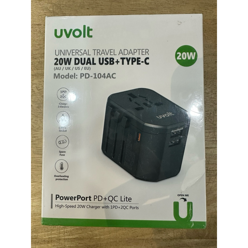 หัวชาร์จ Uvolt หัวแปลงปลั๊กไฟ Universal Adapter Dual PD Type c 20w Travel ปลั๊กไฟ  ต่างประเทศ PD-104