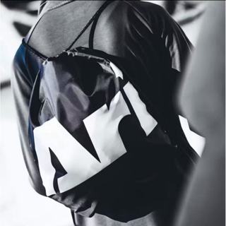 กระเป๋าสะพายหลังแบบเชือกรูด ARI ESSENTIAL GYMSACK สีดำ ของแท…