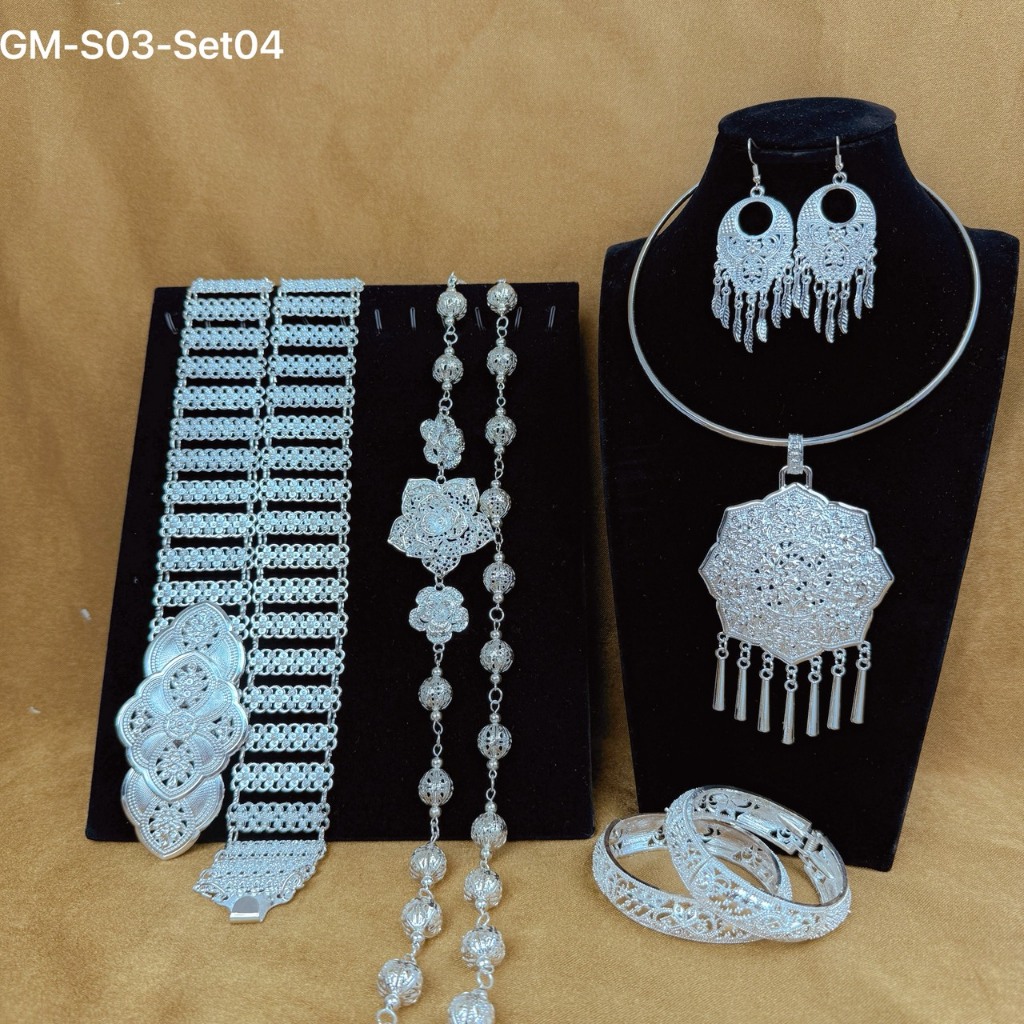 สร้อยคอเซิ้งอีสาน เครื่องประดับงานเทศกาลเด็ก–ผู้ใหญ่ ใส่เข้าชุดไทยและงานแสดงนาฏศิลป์ งานคุณภาพดี ทนทาน