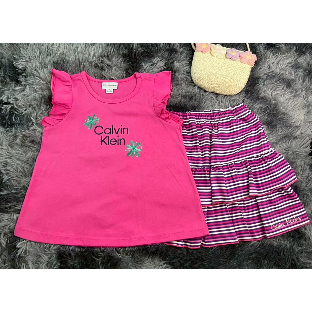 🔥🔥Sale ส่งท้ายปี🔥ชุดเซต เสื้อแขนระบายชมพูกับกระโปรงมีซับในขนมชั้นเข้าชุด ปัก ck มือ1 ไม่มีป้ายห้อย 🙏ขอคนรับได้