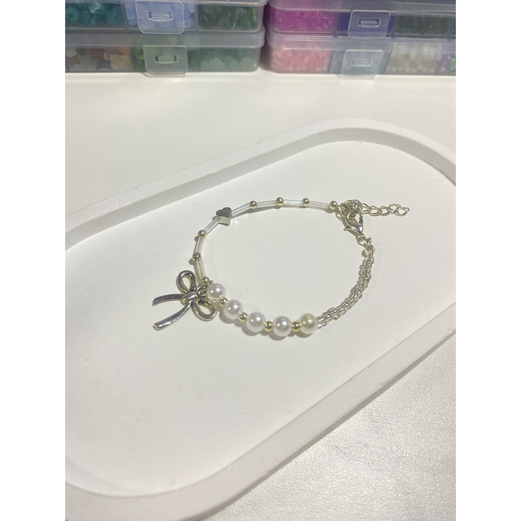 [Aozora_bead] กำไลข้อมือ ไข่มุก+จี้โบว์