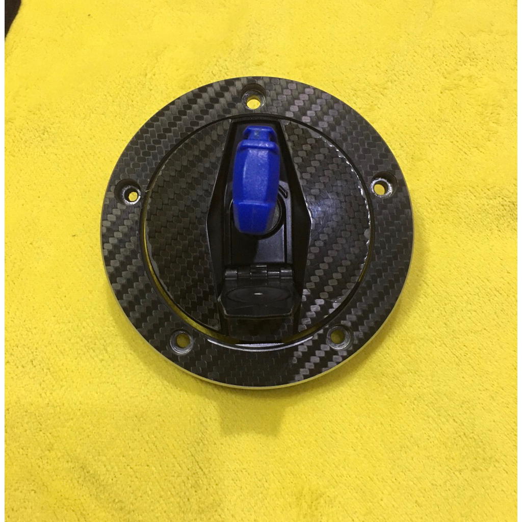 ฝาถังน้ำมันคาร์บอนพร้อมกุญแจ(รุ่นZ800)