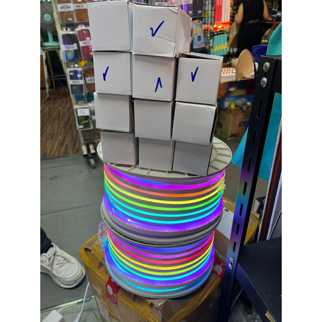 หม้อแปลง + รีโมทคอนโทรลไฟนีออนเฟล็กซ์วิ่ง 24 โวลต์ 1 ชุดจะคุ้มได้ 20 ถึง 30 เมตรค่ะ พร้อมส่งค่ะส่งจากกรุงเทพ
