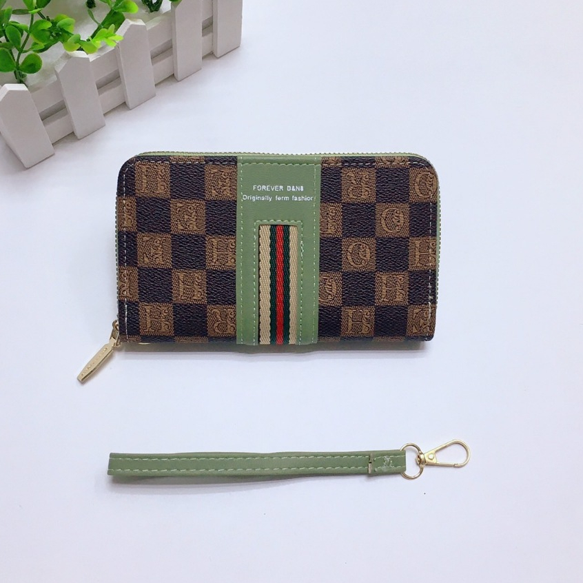 DD05#กระเป๋าสตางค์ใบกลางมีช่วงใส่บัตรงทั้งหมด4ช่อง 📌วัดสุด:หนังPU รุ่นใหม่มีสายคล้องมือทุกใบค่ะ