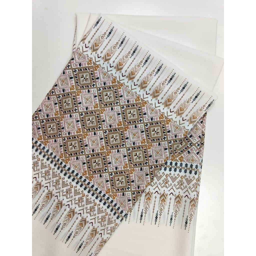 ผ้าไหมอิตาลี เนื้อนิ่มมาก นุ่มลื่น ลาย เชิงข้าวหลามตัด มี 5 สี หน้ากว้าง 153 cm  #ผ้าเมตร #ผ้าหลา #ผ้าพิมพ์ลาย