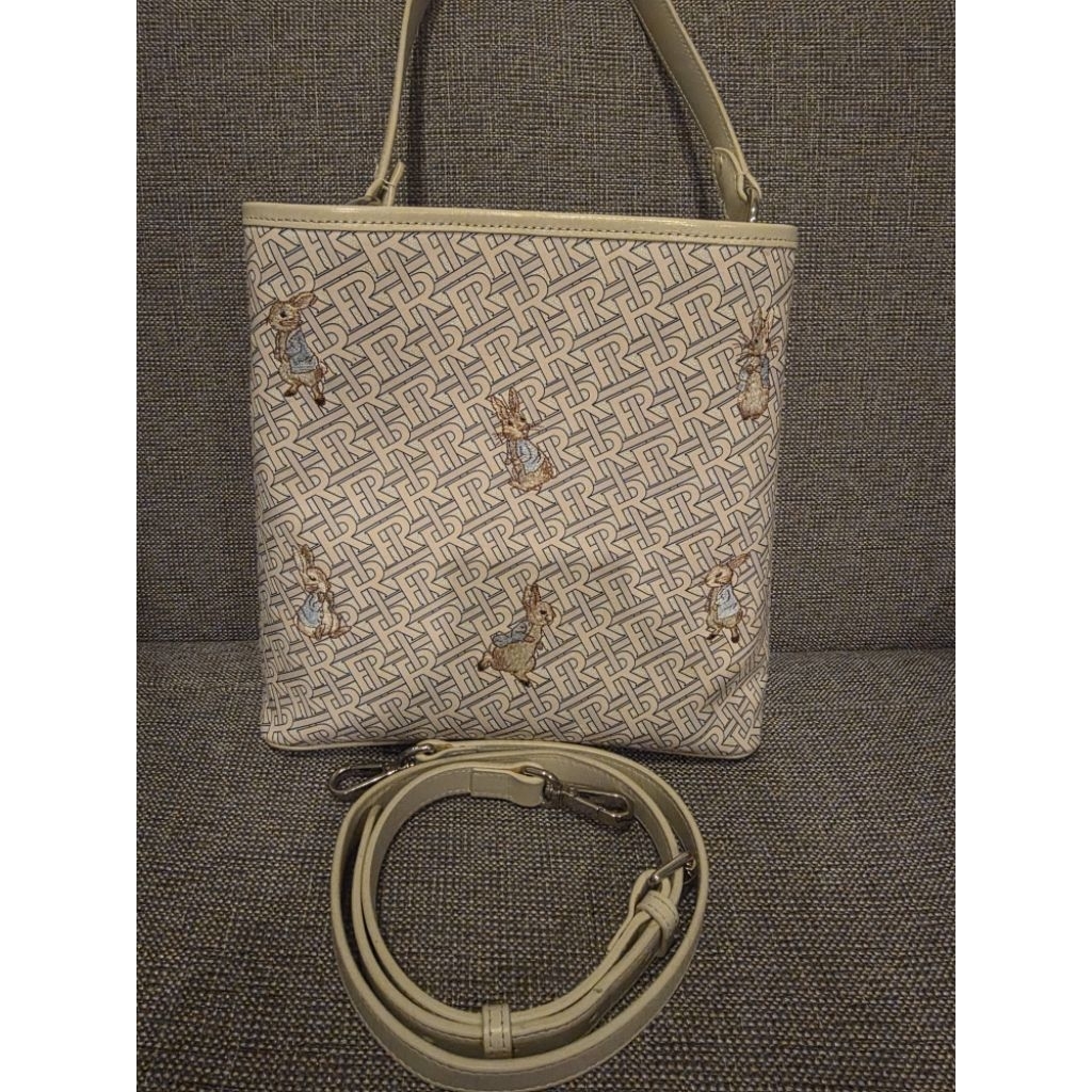 กระเป๋าทรงถัง ของ  Royal ivy Regatta