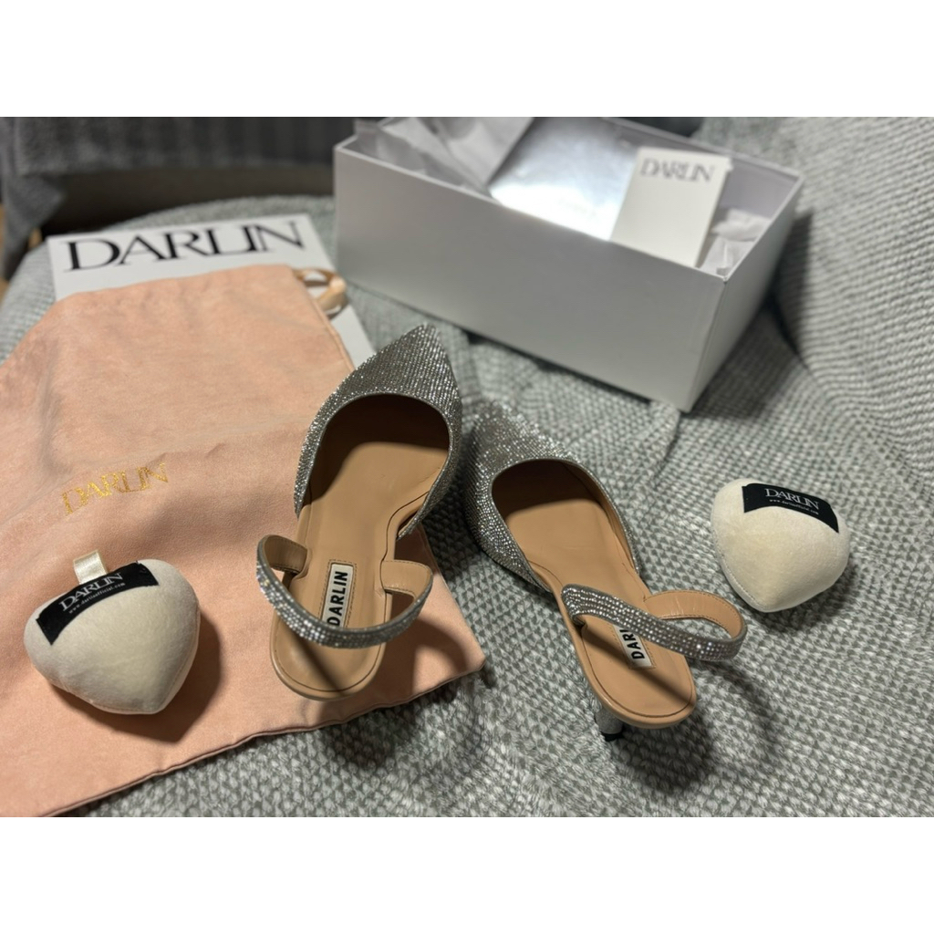 รองเท้าแบรนด์ Darlin