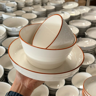 จานชามสีขาวครีมขอบส้ม เซรามิกสามารถเข้าไมโครเวฟและเครื่องล้า…