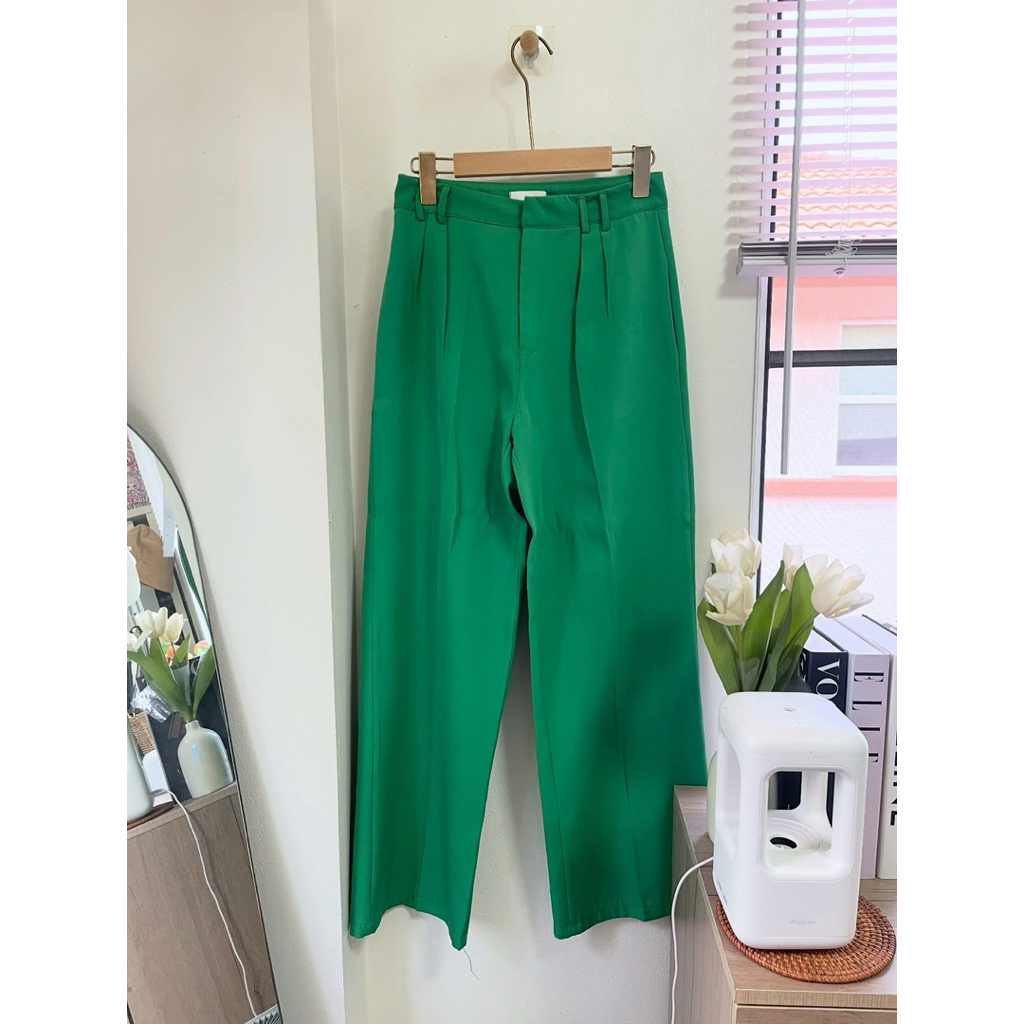 กางเกงขายาว Amuse bkk สีเขียวเข้ม