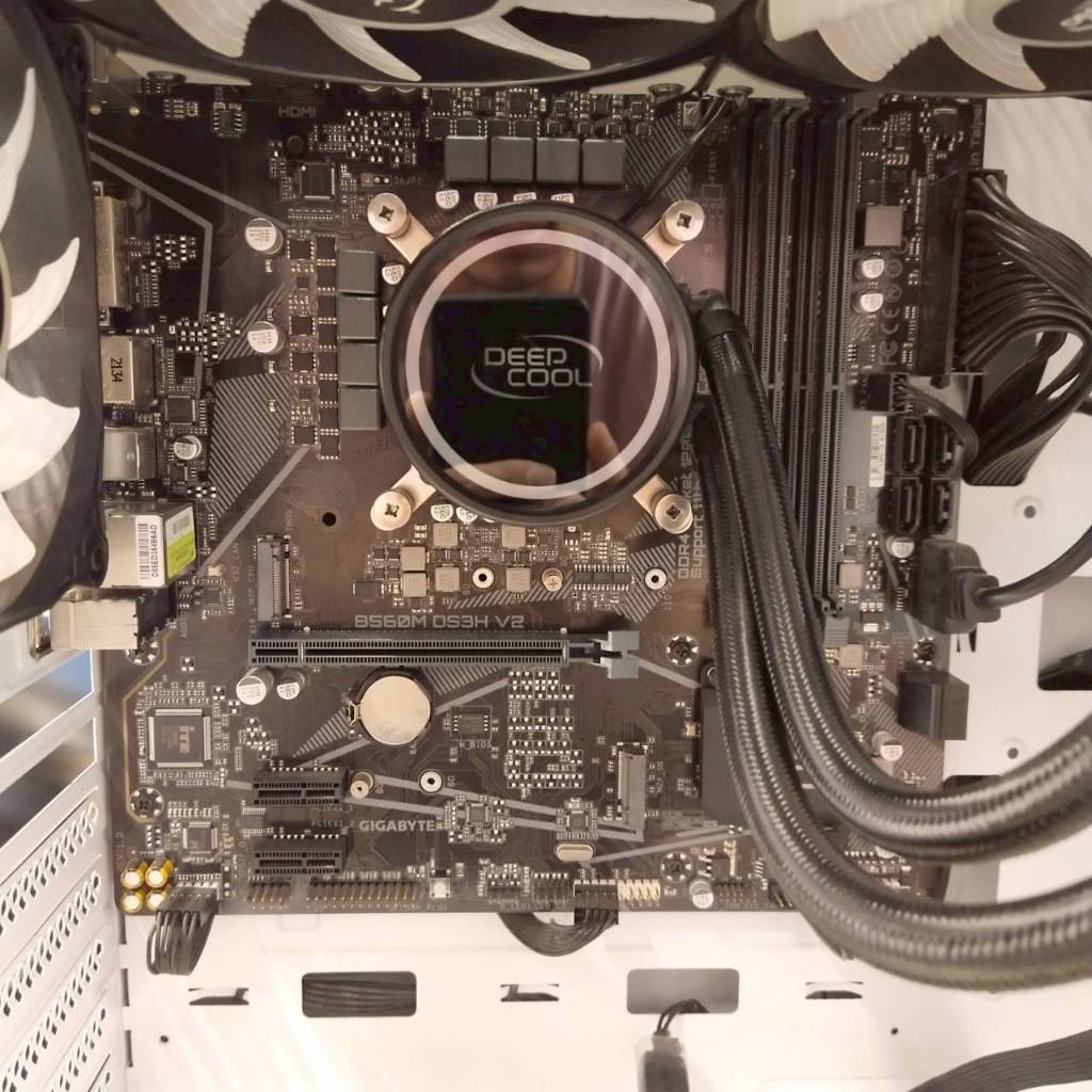 CPU + M/B  Core i7 – 11700F  2.50GHz  M/B  Gigabyte  B560M  DS3H  V2  (1200) ประกัน  2  เดือน