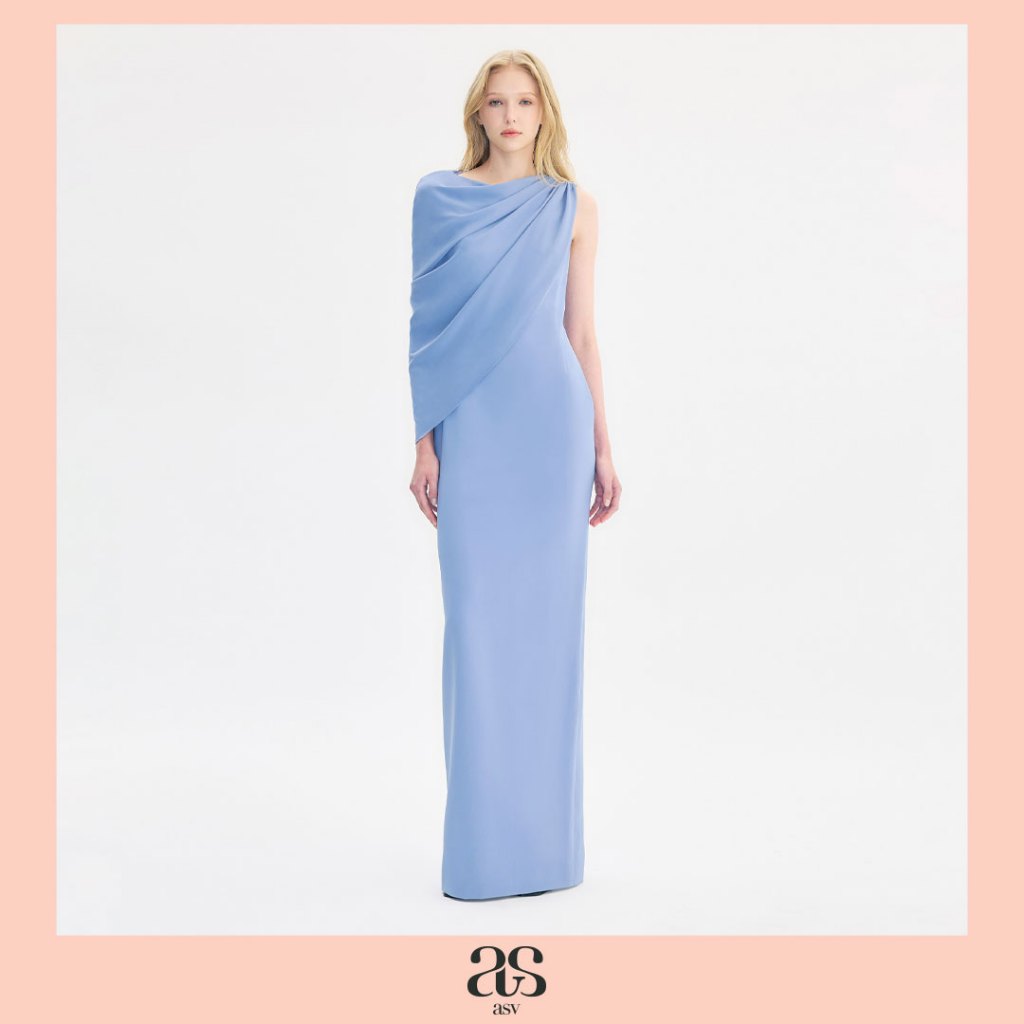 [asv aw25] Lori Draped Dress เดรสผู้หญิง ทรงเข้ารูป แขนกุด พร้อมผ้าคลุมไหล่ดีเทลจับเดรป แต่งกระดุมที่หัวไหล่ ซิปหลัง