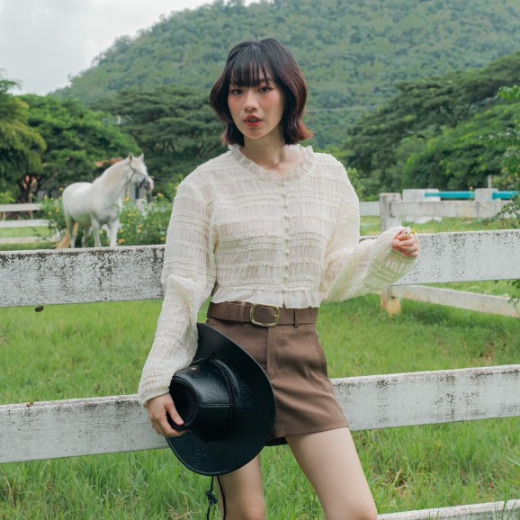 kokiji - Tori Top (เสื้อแขนยาวกระดุมหน้า ผ้าดีเทลย่นเย็บระบายรอบตัว ผ้ายืดได้เยอะ)