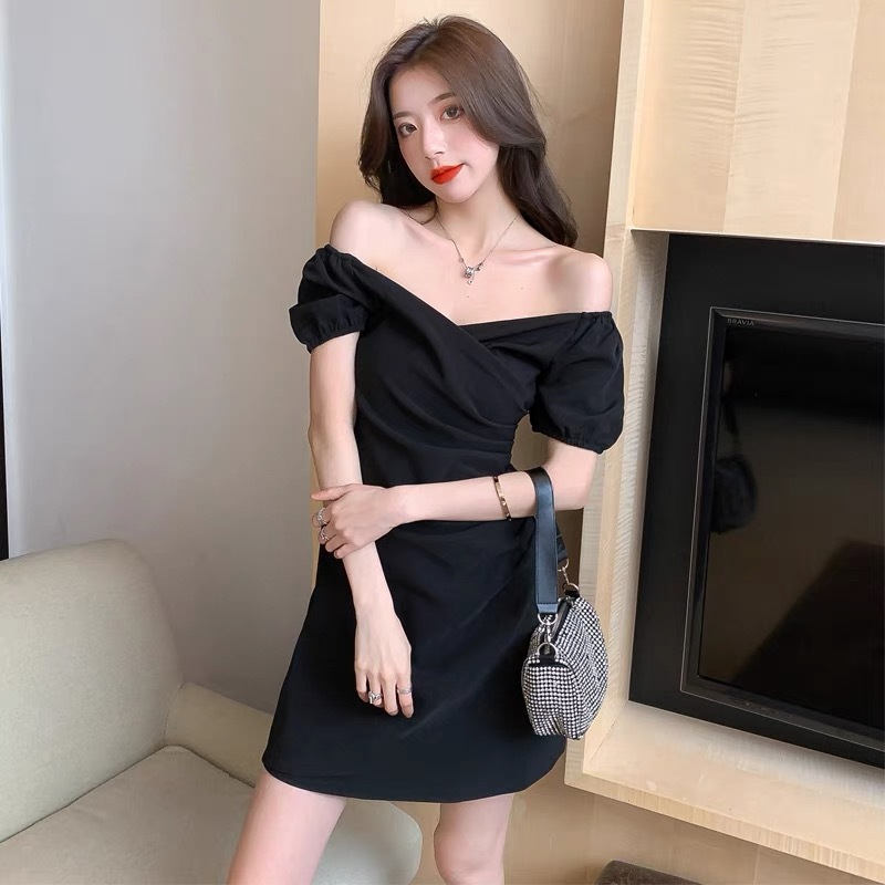 สีขาว เดรสลูกไม้ มินิเดรสเกาหลี เรียบหรู แฟชั่น เปิดไหล่ เกาะอก  เซ็กซี่ ไปทะเล ปาร์ตี้ ไปทะเล ชุดเซ็ทผู้หญิง