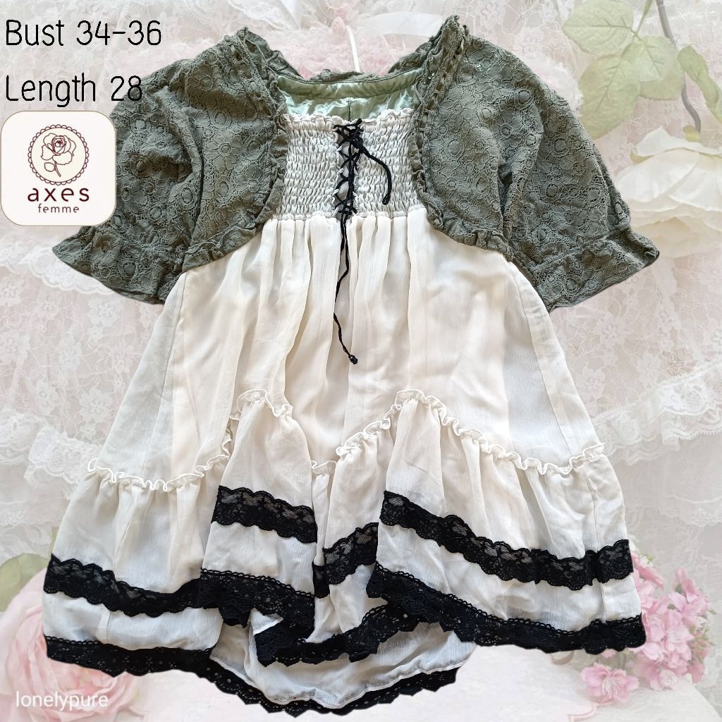 Axes Femme ชุดติดกัน มือสอง