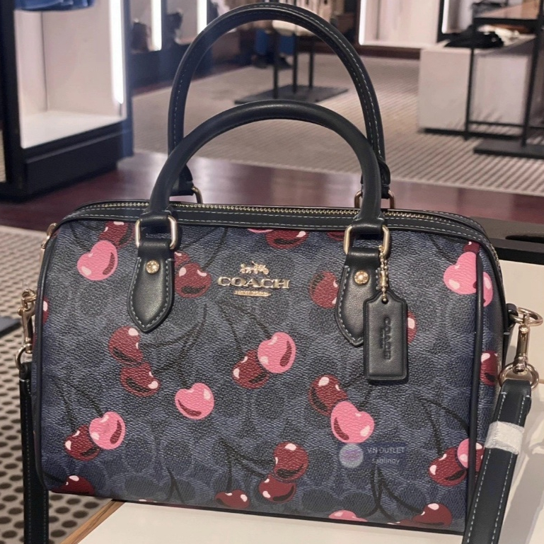 😻แท้💯% Outlet Rowan25 ปลอกหมอนลายดอกไม้ กระเป๋าถือซิปขนาดกลางสำหรับผู้หญิง กระเป๋าหนังสะพายไหล่ ความจุขนาดใหญ่ - รูปที่ 5