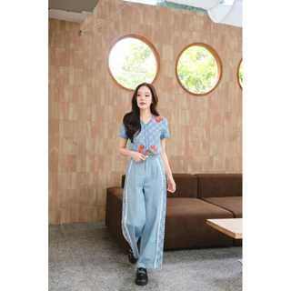 ร209 “Tomè Denim Setขายาว”ชุดยีนส์สต็อตสีอ่อน ลด50% ไม่รับเคลมหรือกดคืนนะคะ งานปักลายออกแบบเองของทางร้าน