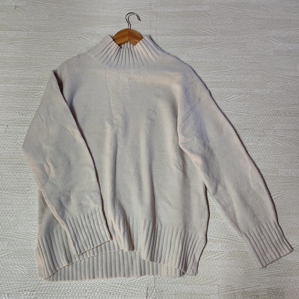 GU Soffle Yarn Sweater เสื้อสเวตเตอร์ไหมพรม คอปีน สีครีม Size L หญิง มือ2