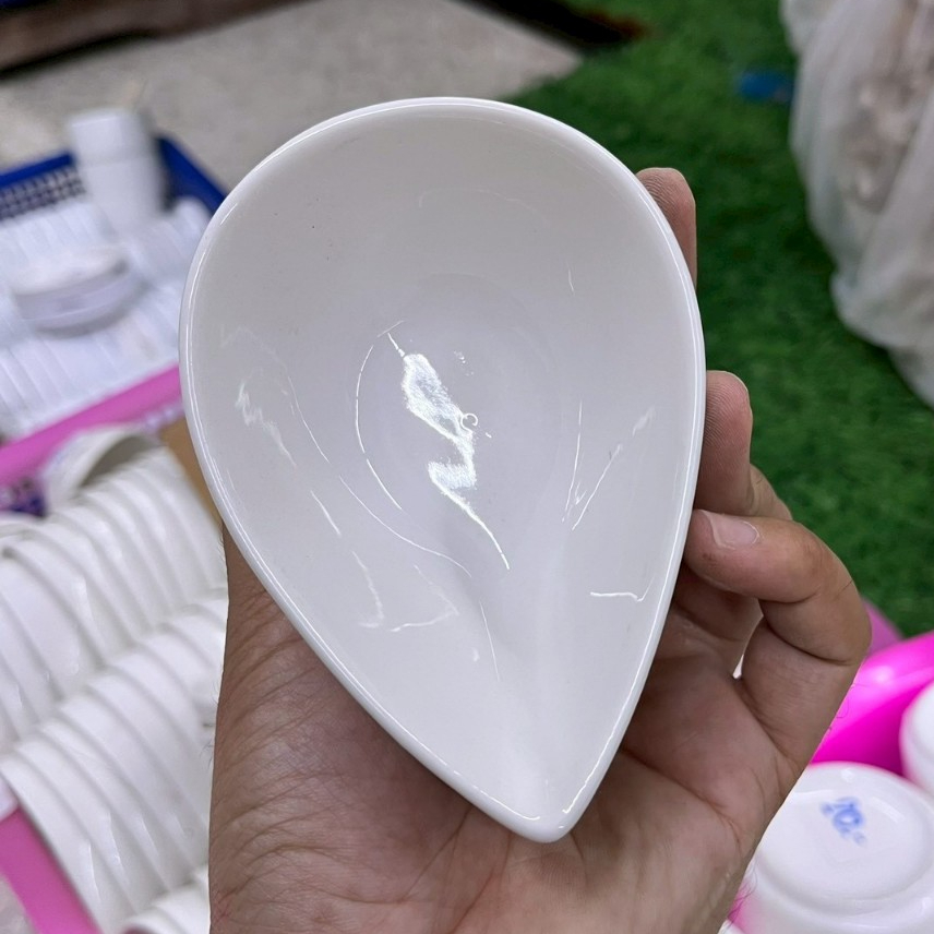 ถ้วยน้ำจิ้ม ถ้วยทรงหยดน้ำ ขนาด 4 นิ้ว ถ้วยราคาถูก ทำจากเซรามิค เนื้อดี เข้าไมโครเวฟได้