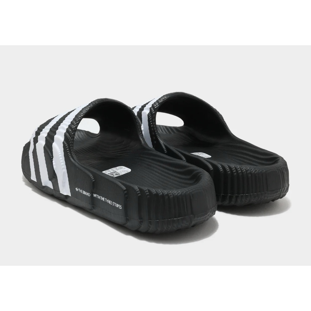 รองเท้าแตะ Adidas Adilette 22  สินค้าของแท้ 100% มือ1 พร้อมกล่อง นุ่มใส่สบาย กันลื่น - รูปที่ 3
