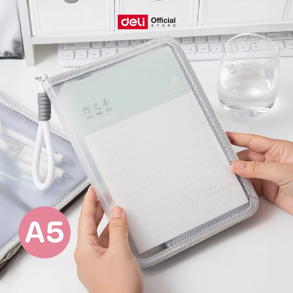 แฟ้มเก็บของ ขนาด A5 Deli รุ่น PP141 กันน้ำและฝุ่น แฟ้มใส มีเชือกห้อย พกพาสะดวก (จำหน่าย 1 เล่ม)