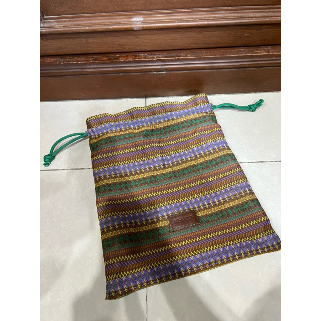 กระเป๋าคล้องมือ KENZO ของแท้