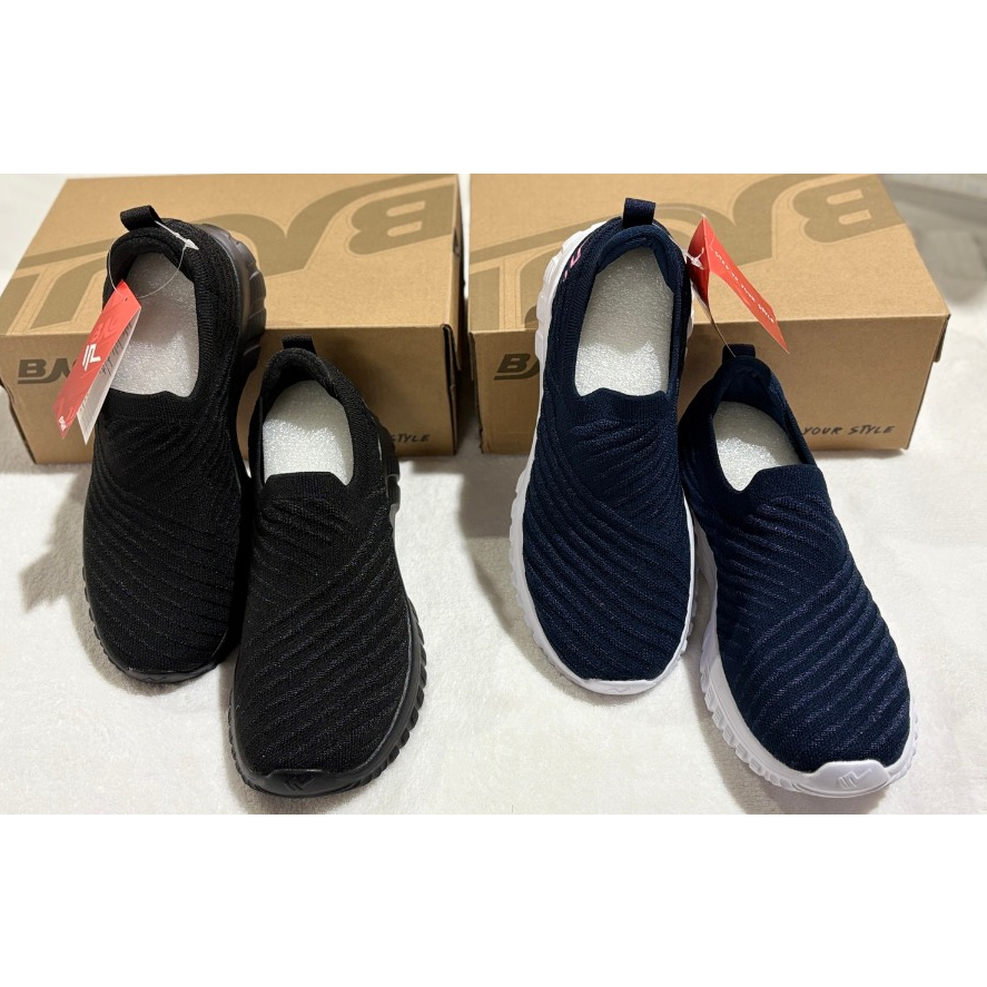 รองเท้าผ้าใบ BAOJI รุ่น BJM807