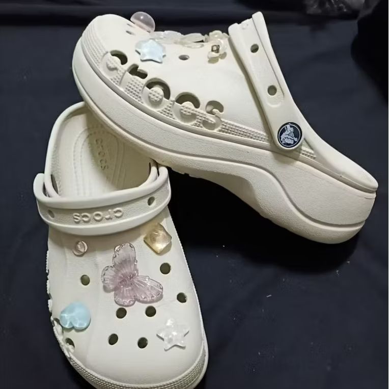 👟รองเท้ามือสอง crocs size W7 /37-38✨️