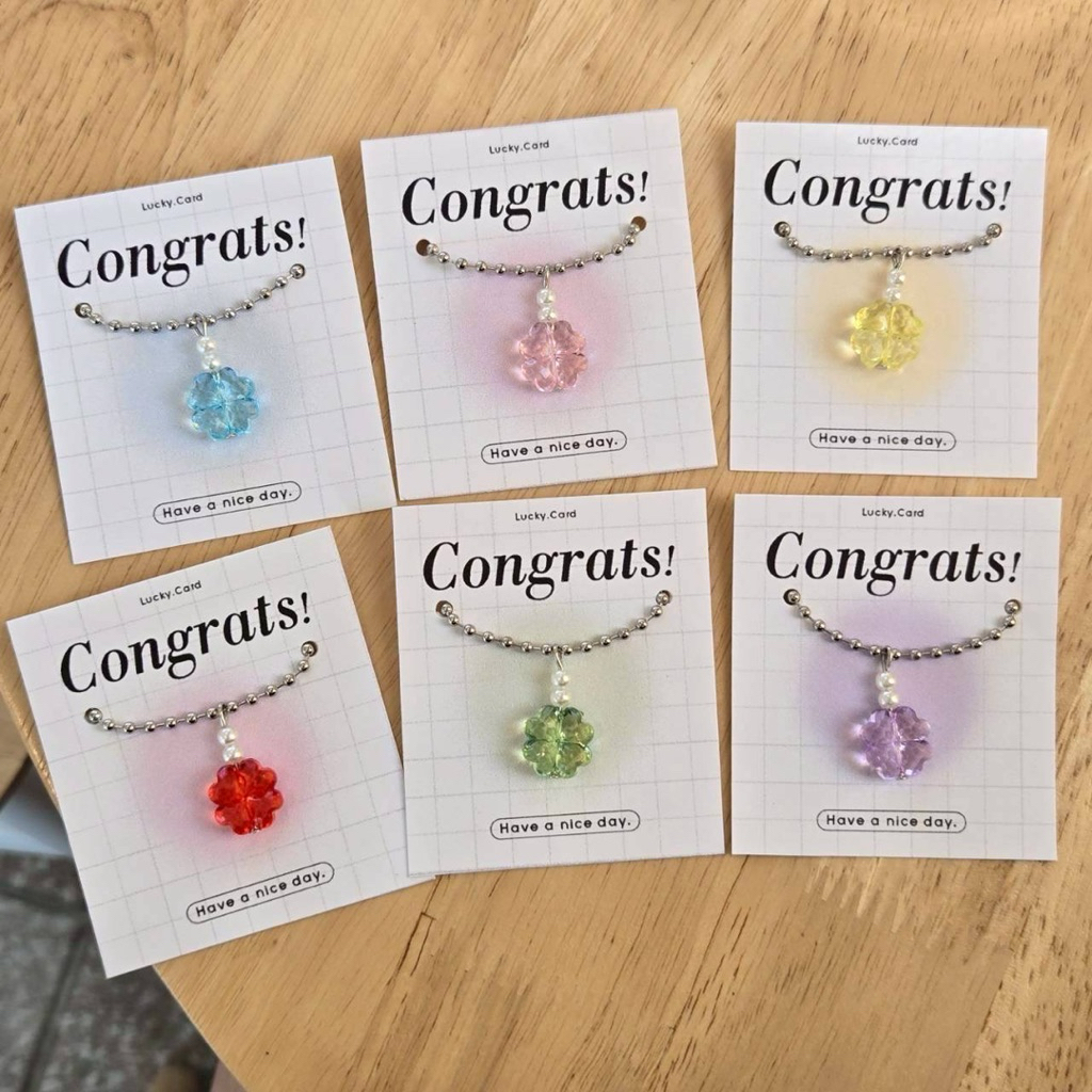 [พร้อมส่ง🇹🇭] การ์ดอวยพร+พวงกุญแจใบโคลเวอร์ 6 สี