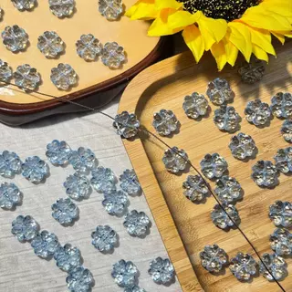 ลูกปัดอะคริลิค ลายใบโคลเวอร์ใส 20 ชิ้น- Crystal Clover Acrylic Beads 12 mm
