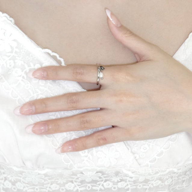 nice try studio x garnet - Peace & Love Tiny Heart Ring แหวนห้อยจี้หัวใจ ไข่มุกแท้ กันน้ำ กันเหงื่อ ไม่ลอก ไม่ดำ
