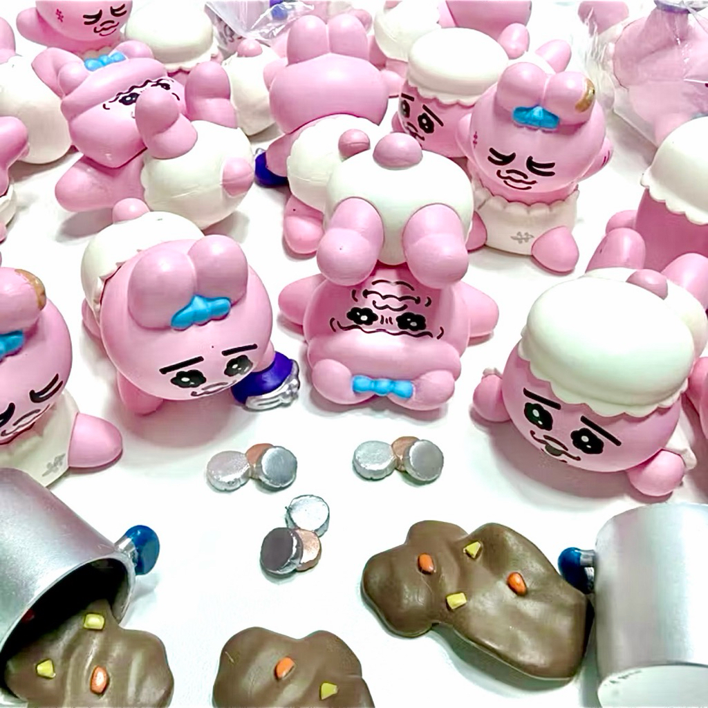 Opanchu Usagi Sutenkororin Figure ซึ่งเป็นของเล่นกาชาปอง (Gachapon) ที่มีตัวละคร Opanchu Usagi ในอิร