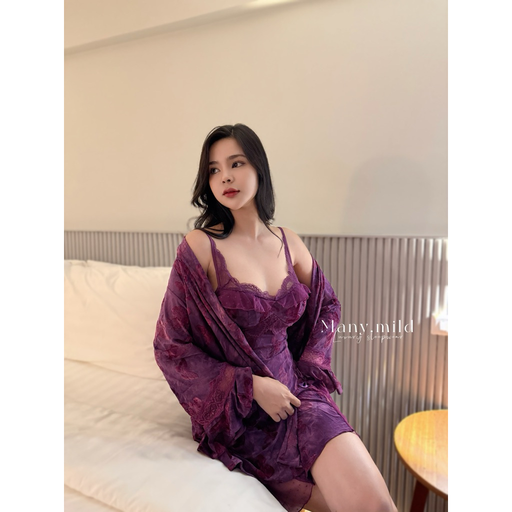 Amethyst ชุดนอนเซ็ตสีม่วงสุดหรู มีฟองน้ำเสริม ผ้าไอซ์ซิลล์ลวดลายกำมะหยี่ Many.mild รหัส Y24