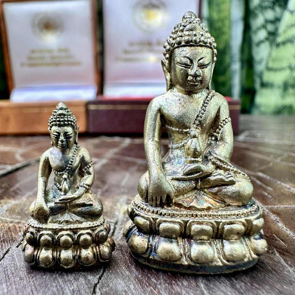 [หายาก/เหลือ 2 ชุด] พระกริ่งตั๊กม้อ เนื้อเงินแท้ (พิมพ์ใหญ่+เล็ก) ปี 37 ปลุกเสก 2 แผ่นดิน (จีน-วัดสุทัศน์) กล่องเดิม โค้