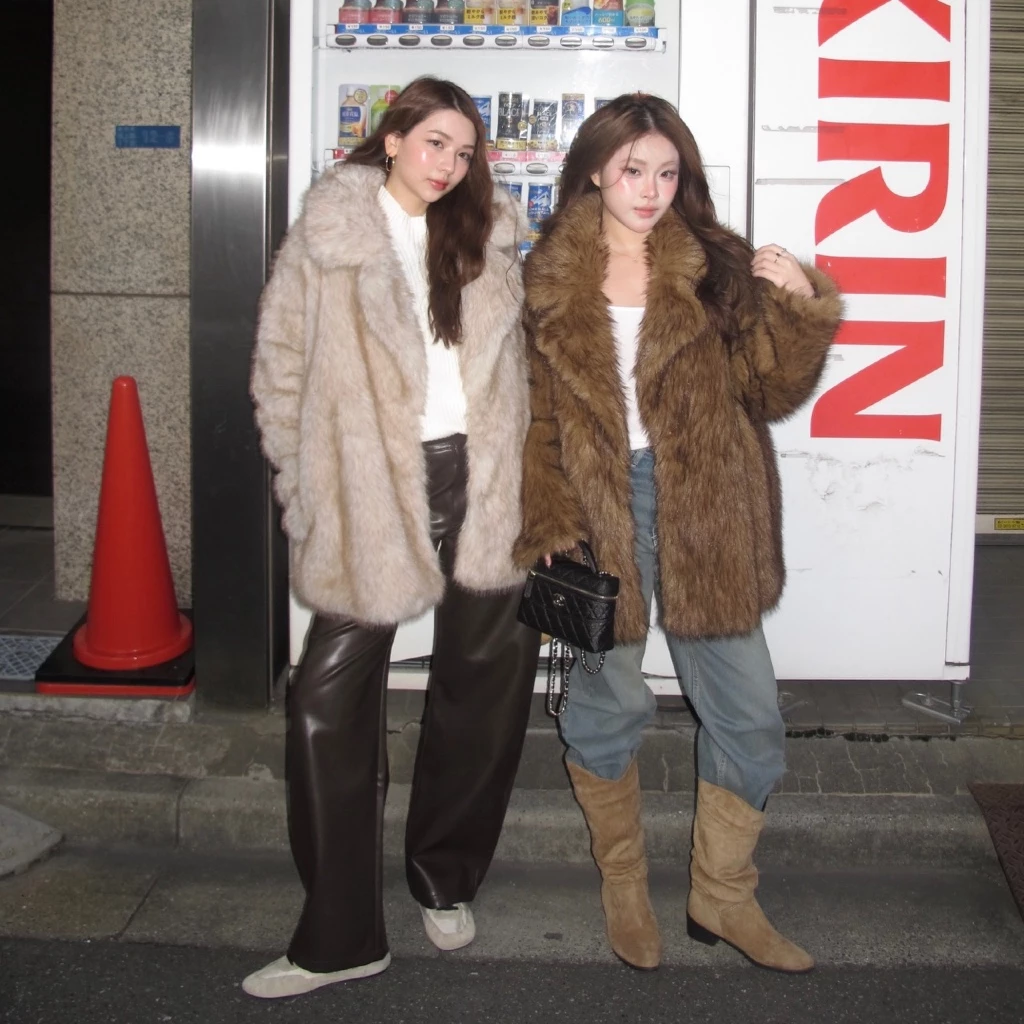 MALIMAYS - Vivian Fur Jacket เสื้อแจ็กเก็ตขนเฟอร์ตัวยาว ไล่สี
