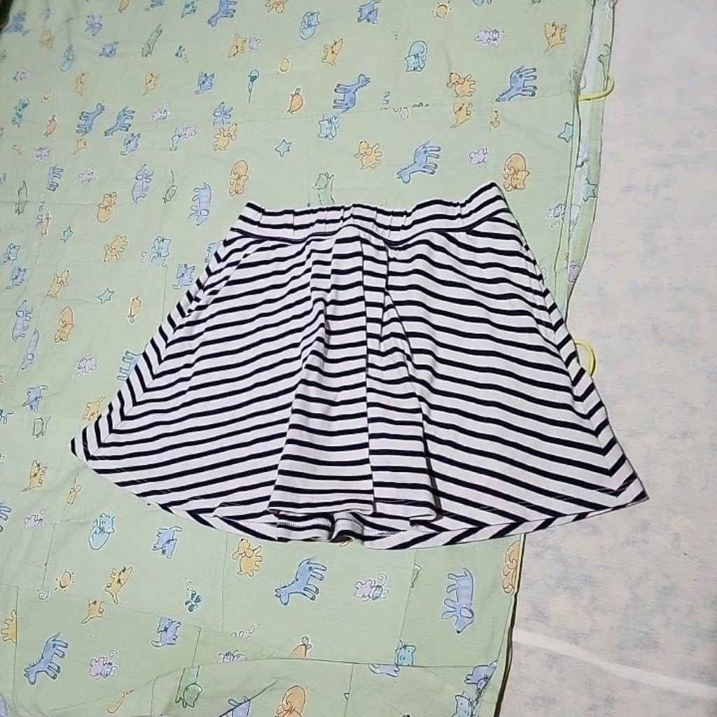 กางเกงกระโปรงลายทางGAPเด็ก มือสองสภาพเยี่ยม