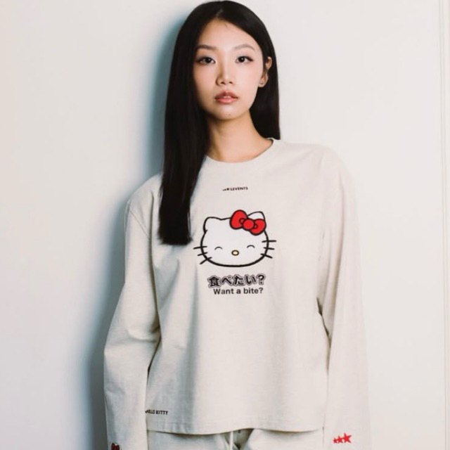 Pre-order (14-20days) แบรนด์เวียดนาม 🇻🇳 Levents® | Levents® X Hello Kitty | Joy Icon Long Sleeve Box