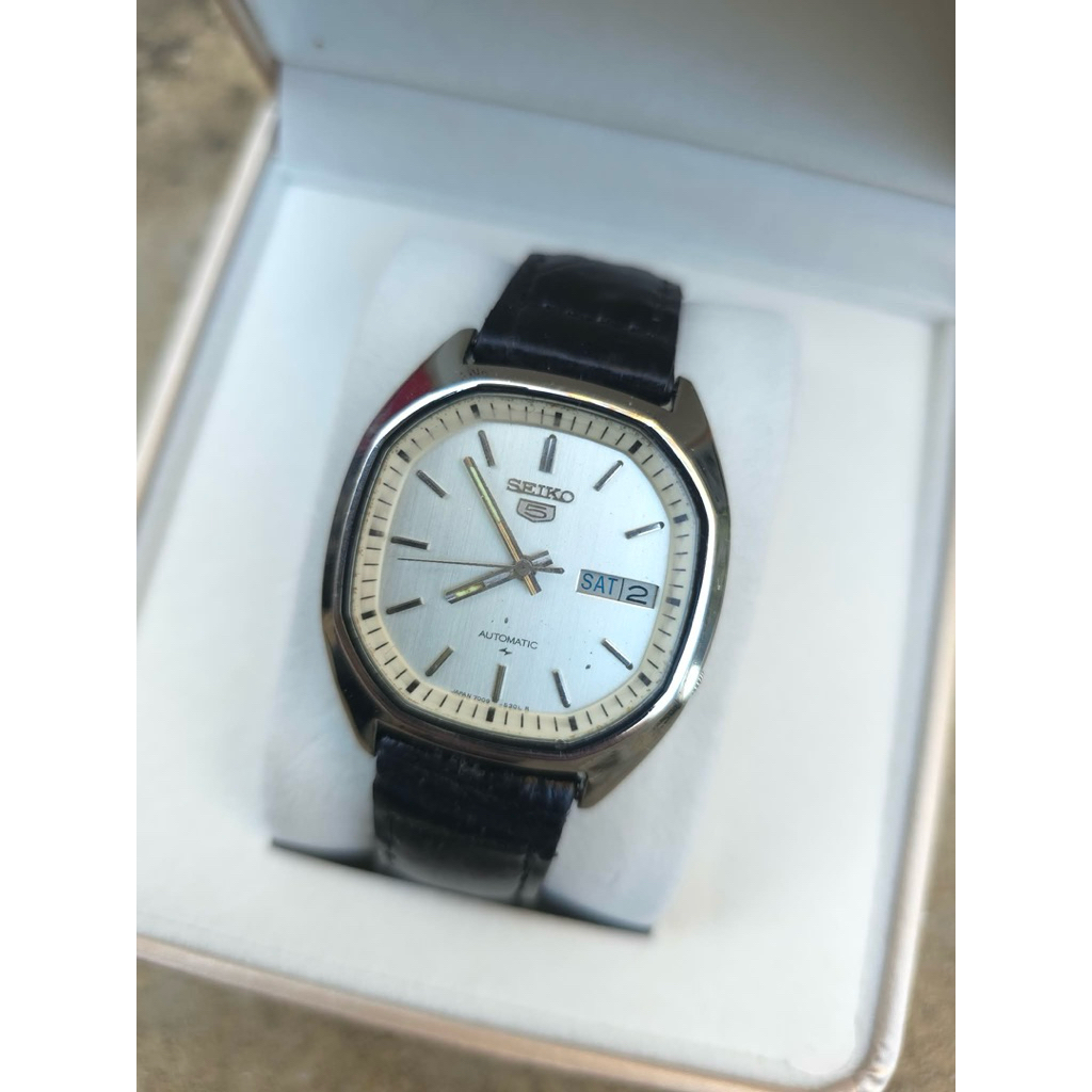 นาฬิกา Seiko 5​ Automatic กลไกลระบบเครื่อง 7009  แปดเหลี่ยมเรียกทรัพย์(รับประกัน3เดือน)