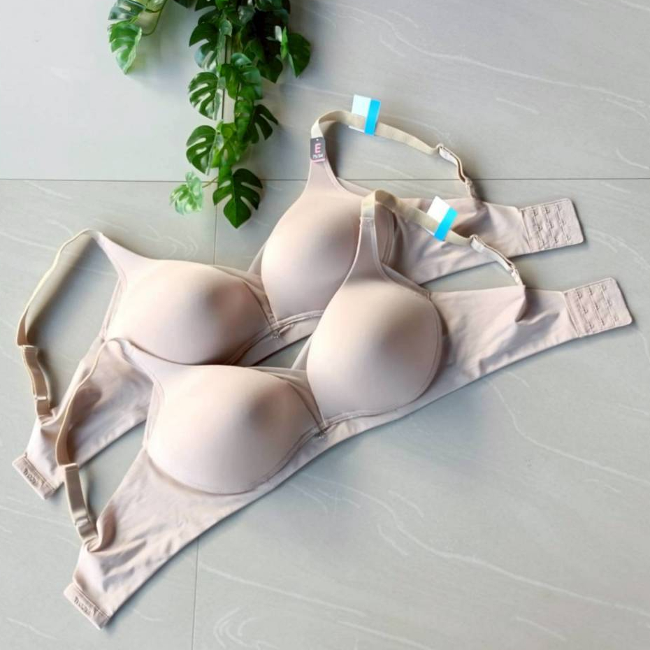 💖 Wacoal รุ่น WB7539 /WQ1534 (งานตัดป้ายห้อย) 💖  บราไร้โครง ฟองบาง เต้าเนียนสวย กระชับทรง