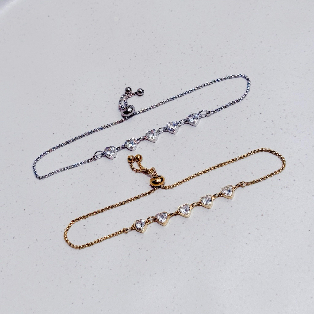 lovely gems bracelet - สร้อยข้อมือหัวใจเพชร รูดปรับขนาด